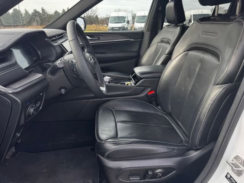 Certified 2023 Jeep Grand Cherokee Overland image 22