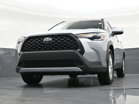 Used 2023 Toyota Corolla Cross LE image 30
