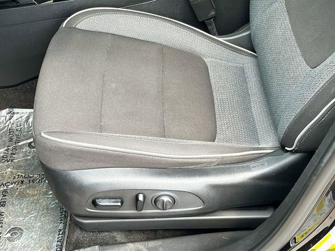 Used 2021 Chevrolet TrailBlazer LT w/ Convenience Package image 18