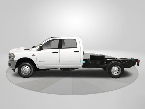 New 2025 RAM 3500 Big Horn AWD/4WD image 3