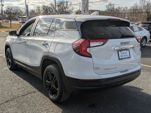 Used 2022 GMC Terrain SLE image 7