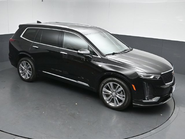 Used 2025 Cadillac XT6 Premium Luxury w/ Technology Package AWD/4WD image 46