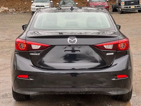 Used 2017 MAZDA MAZDA3 Grand Touring w/ Premium Equipment Package FWD image 5