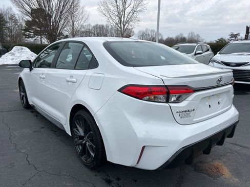 Used 2025 Toyota Corolla SE image 7