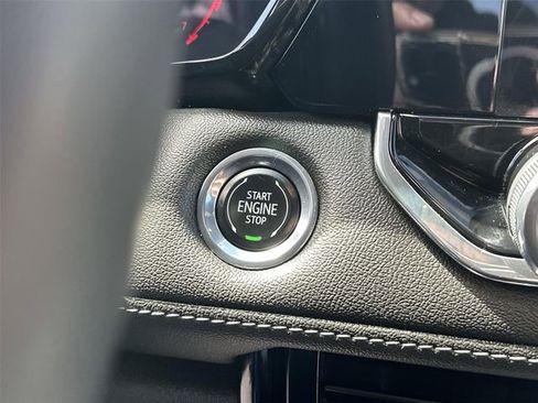 Used 2024 Chevrolet Colorado LT w/ LT Convenience Package III image 16