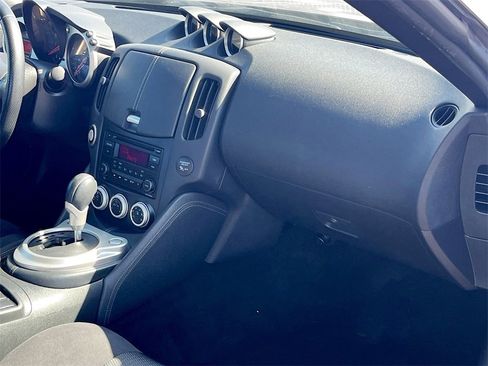 Used 2017 Nissan 370Z Coupe image 27