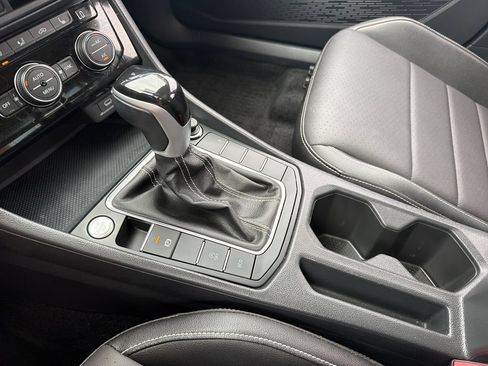 Certified 2024 Volkswagen Jetta SE w/ Panoramic Sunroof Package FWD image 18