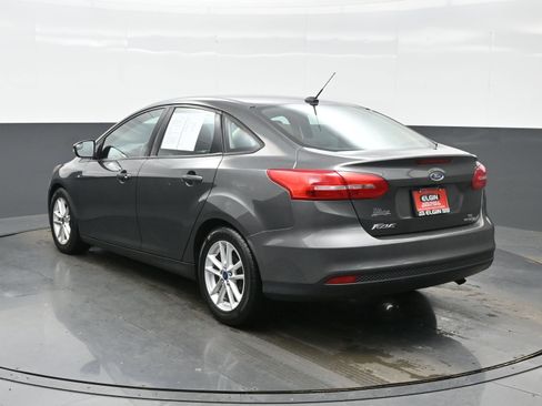Used 2015 Ford Focus SE image 4