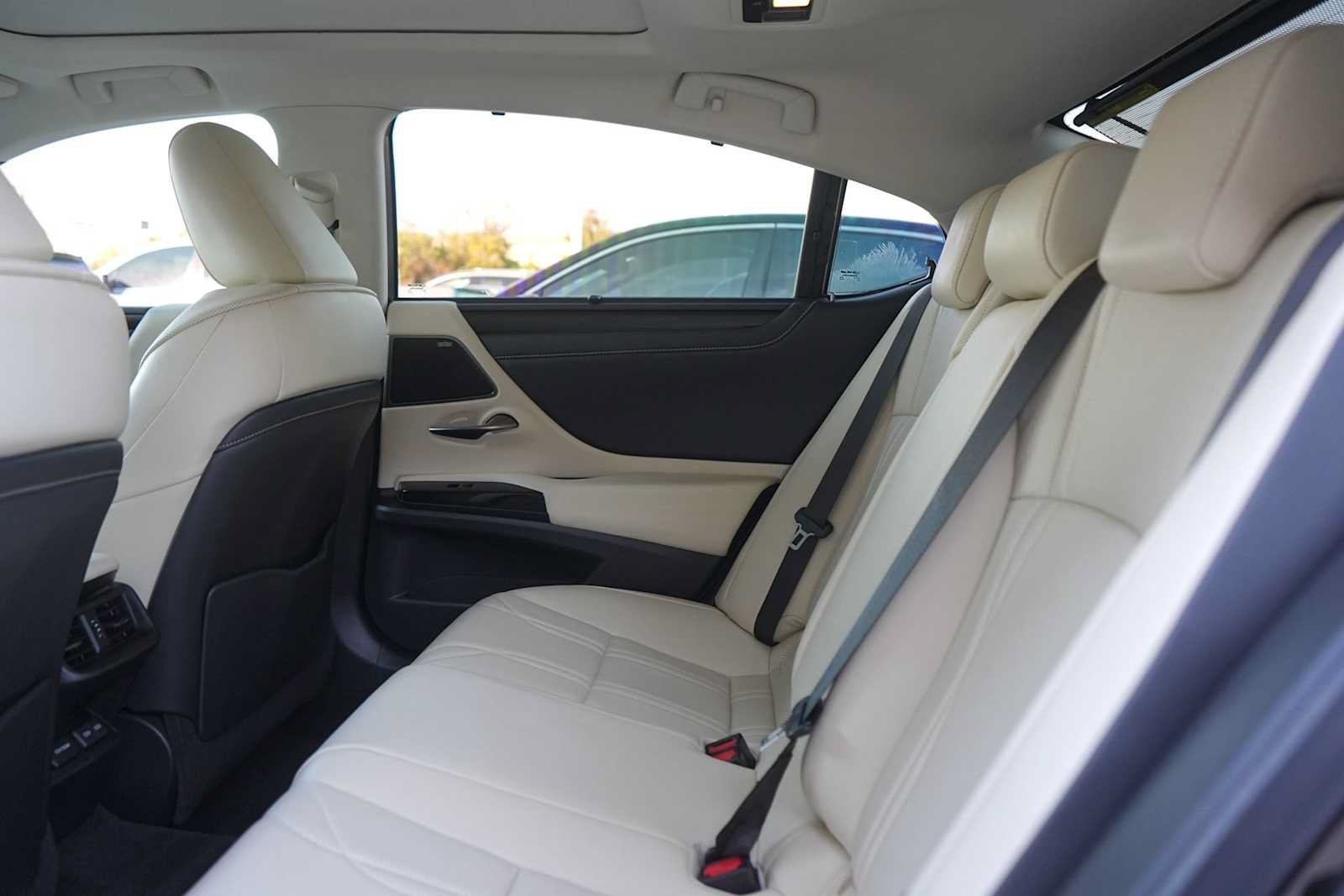 Used 2022 Lexus ES 350 Ultra Luxury w/ Accessory Package 2 FWD image 14