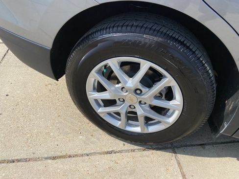 Used 2023 Chevrolet Equinox LS FWD image 31