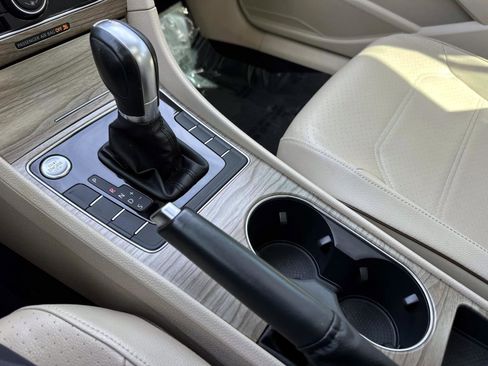 Used 2018 Volkswagen Passat 2.0T SE image 21