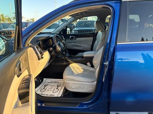 Used 2023 Kia Sorento S w/ Panoramic Sunroof Package FWD image 24
