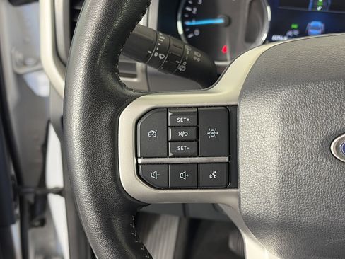 Used 2024 Ford Expedition XLT image 31