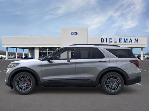 New 2026 Ford Explorer ST-Line w/ ST-Line Street Pack AWD/4WD image 3