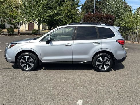 Used 2017 Subaru Forester 2.5i Premium AWD/4WD image 16