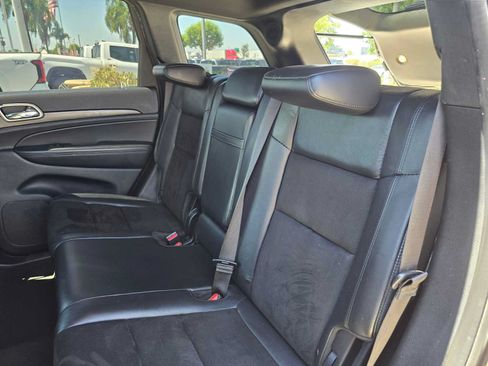 Used 2020 Jeep Grand Cherokee Altitude RWD image 17