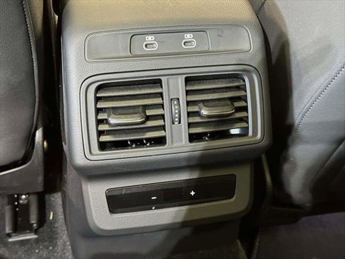 Used 2025 Audi Q5 Premium w/ Convenience Package image 11