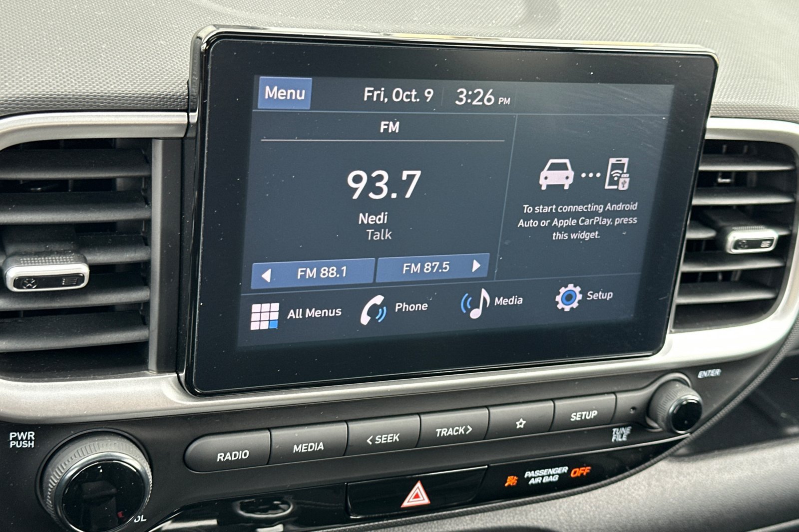 Used 2023 Hyundai Venue SEL FWD image 19