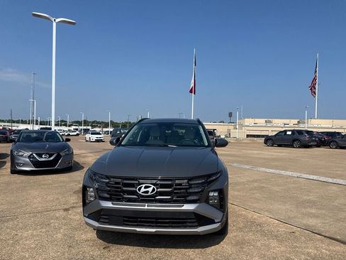 Used 2025 Hyundai Tucson SEL FWD image 5