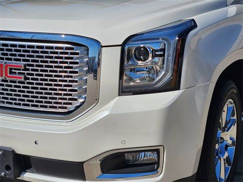 Used 2015 GMC Yukon Denali w/ Premium Package image 9