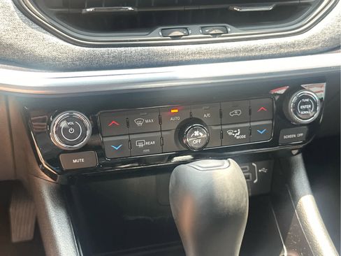 New 2025 Jeep Compass Latitude w/ Convenience Group image 36