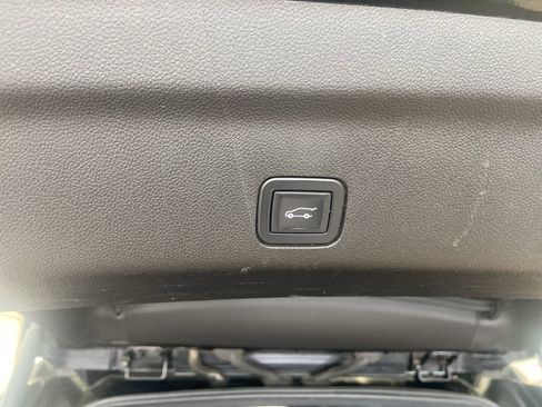 Used 2021 GMC Yukon SLT image 25