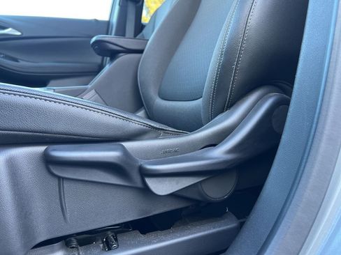 Used 2025 Buick Encore GX Preferred image 10