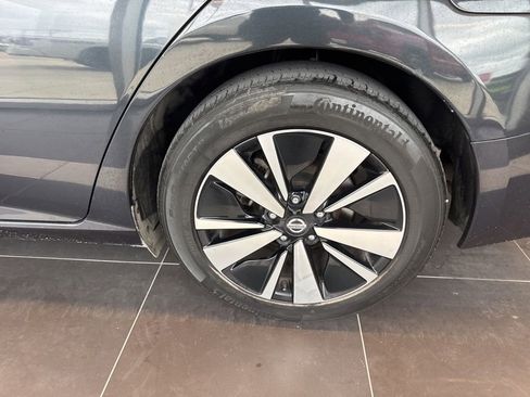 Used 2022 Nissan Altima 2.5 SV FWD image 5