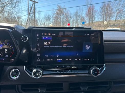 Used 2024 Chevrolet Colorado Trail Boss w/ Technology Package image 35