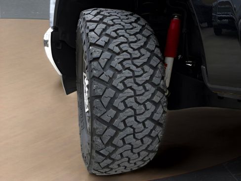 Used 2017 Ford F250 Lariat w/ Lariat Value Package image 8