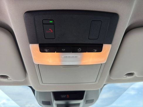 Certified 2023 Nissan Rogue SV FWD image 28