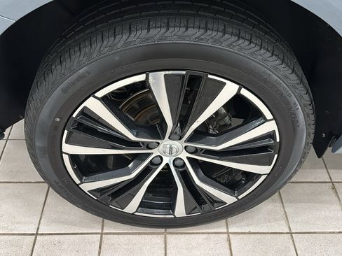 Certified 2023 Volvo XC60 B5 Plus w/ Climate Package image 31