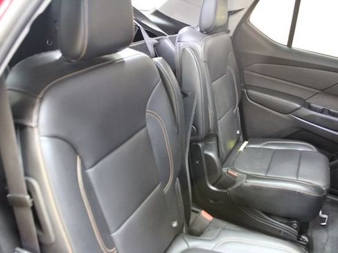 Used 2018 Chevrolet Traverse LT w/ LPO, Floor Liner Package FWD image 9