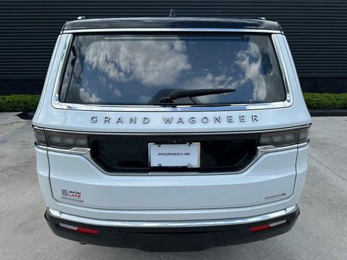Used 2023 Jeep Grand Wagoneer Series III AWD/4WD image 13