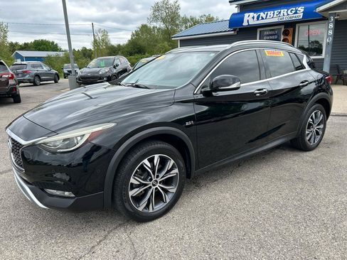 Used 2017 INFINITI QX30 Premium w/ Navigation Package AWD/4WD image 1