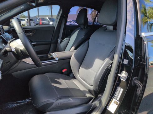 Used 2025 Mercedes-Benz C 300 Sedan image 16