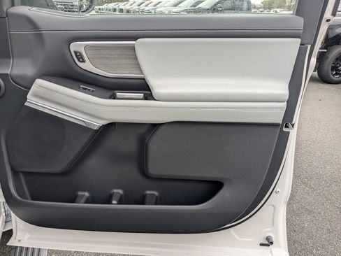 Certified 2025 Ford Expedition Max Platinum w/ Driver's Package image 45