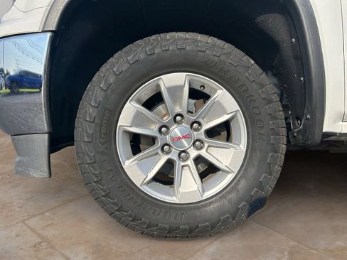 Used 2018 GMC Sierra 1500 SLE w/ SLE Value Package AWD/4WD image 14