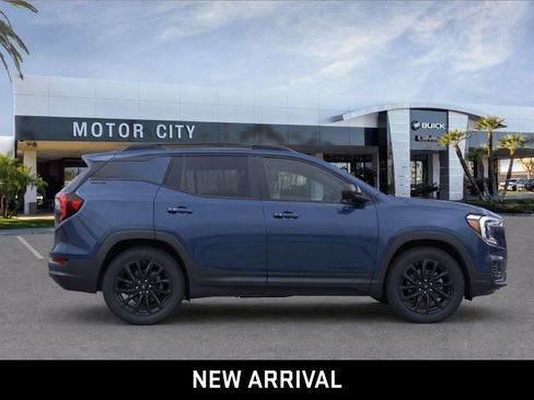 Certified 2024 GMC Terrain SLE w/ Elevation Edition FWD image 8