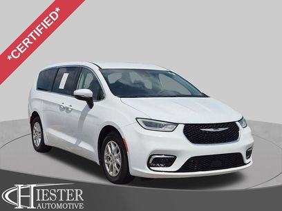 Used 2023 Chrysler Pacifica Touring-L