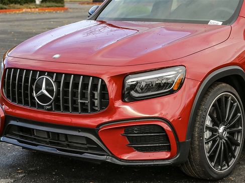New 2025 Mercedes-Benz GLB 35 AMG 4MATIC image 7