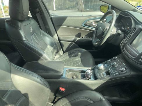 Used 2015 Chrysler 200 S w/ Navigation & Sound Group I FWD image 5