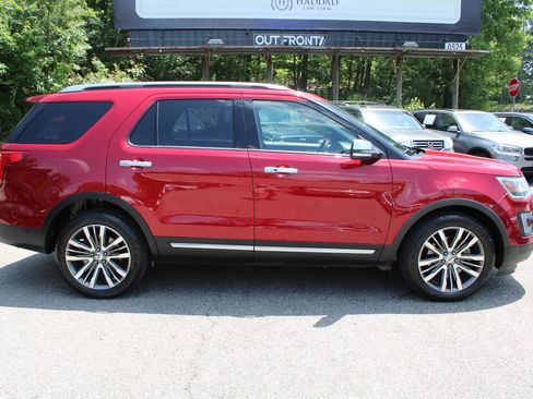 Used 2017 Ford Explorer Platinum AWD/4WD image 6