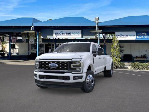 New 2026 Ford F450 Platinum w/ FX4 Off-Road Package image 2