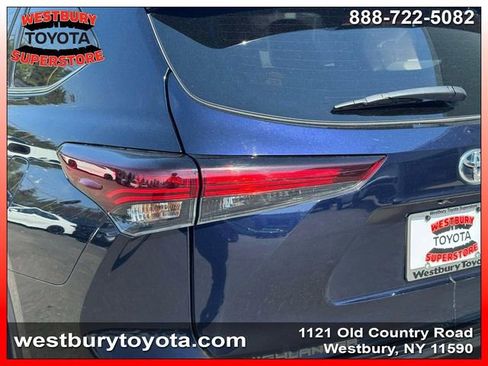 Used 2024 Toyota Highlander Platinum AWD/4WD image 13