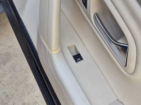 Used 2010 Volkswagen CC Sport FWD image 38