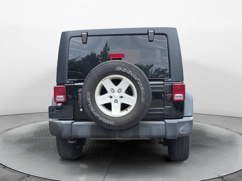 Used 2015 Jeep Wrangler Unlimited Sport w/ Quick Order Package 24S AWD/4WD image 4