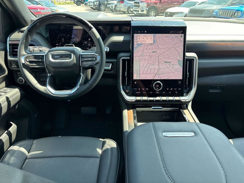 Used 2026 GMC Yukon XL Denali w/ Denali Reserve Package AWD/4WD image 12