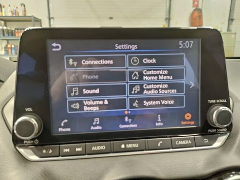 Used 2020 Nissan Sentra SV FWD image 22