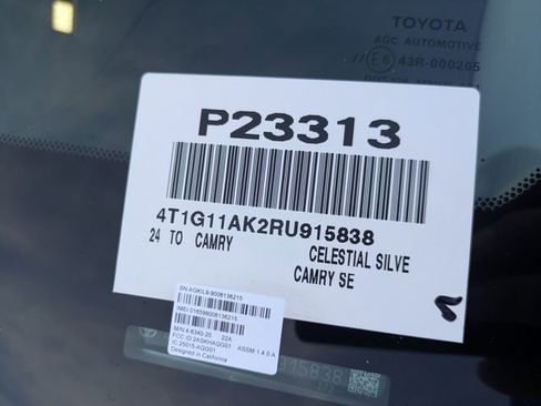 Used 2024 Toyota Camry SE image 33